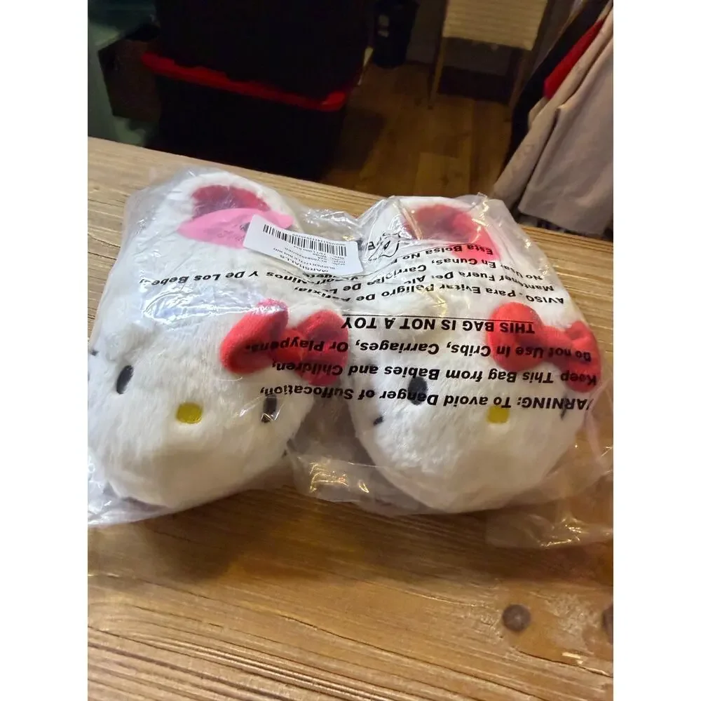 Hello Kitty Plush Slippers – Little Kid Size 2/3 – Brand New